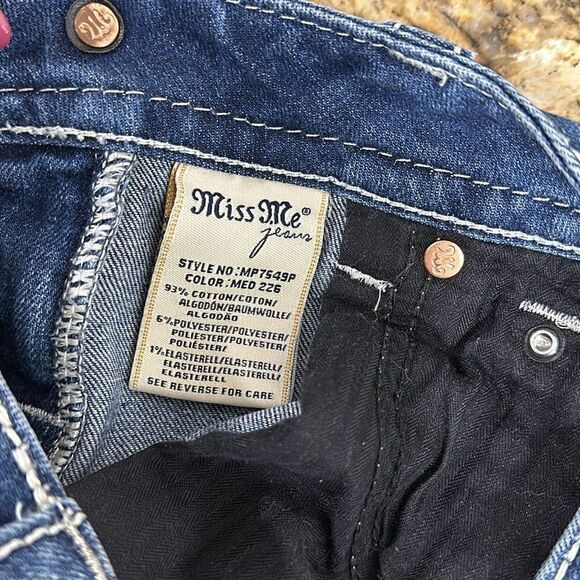 Miss Me Peace Sign Embellished Mid Rise Cuffed Capri Size 25 - Picture 4 of 8